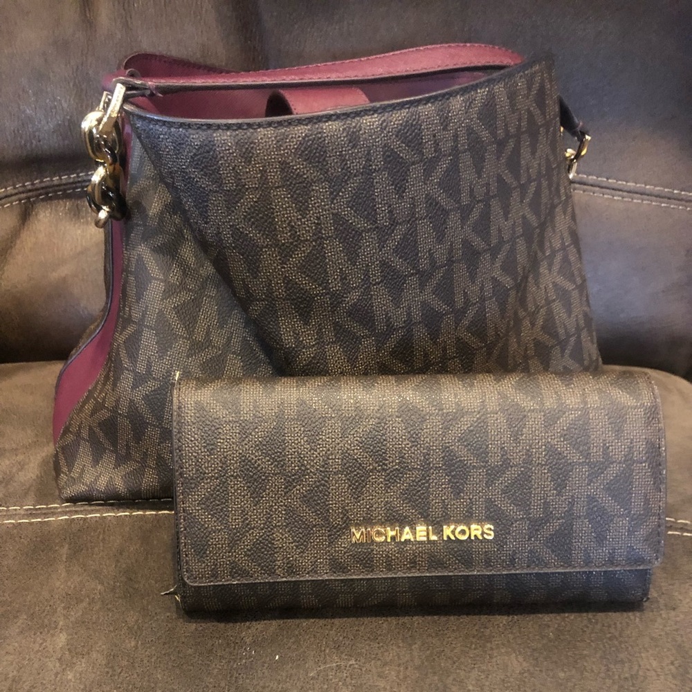 Beautiful Michael Kors wallet and purse